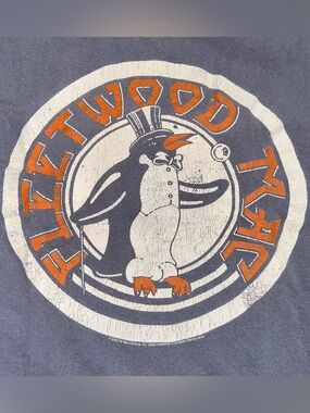 Men’s Medium Fleetwood Mac Blue Penguin Graphic Short Sleeve Shirt